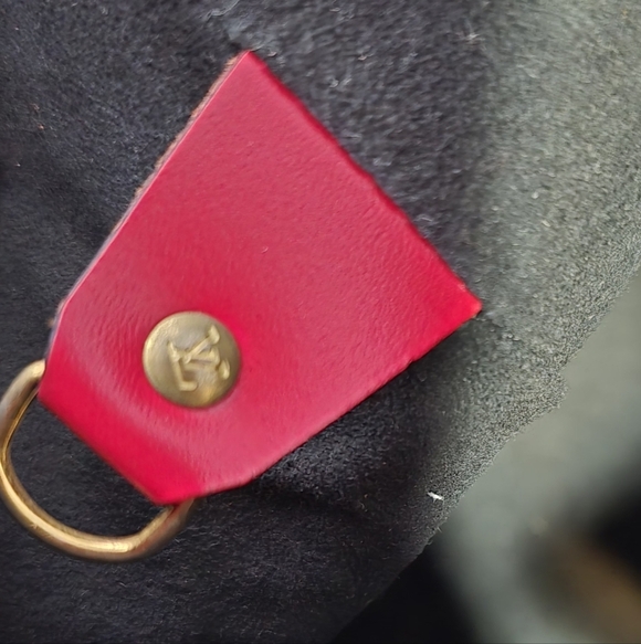 Gorgeous Louis Vuitton Epi Bi-Color Petit Noe Borneo Castillan Red - Picture 7 of 11